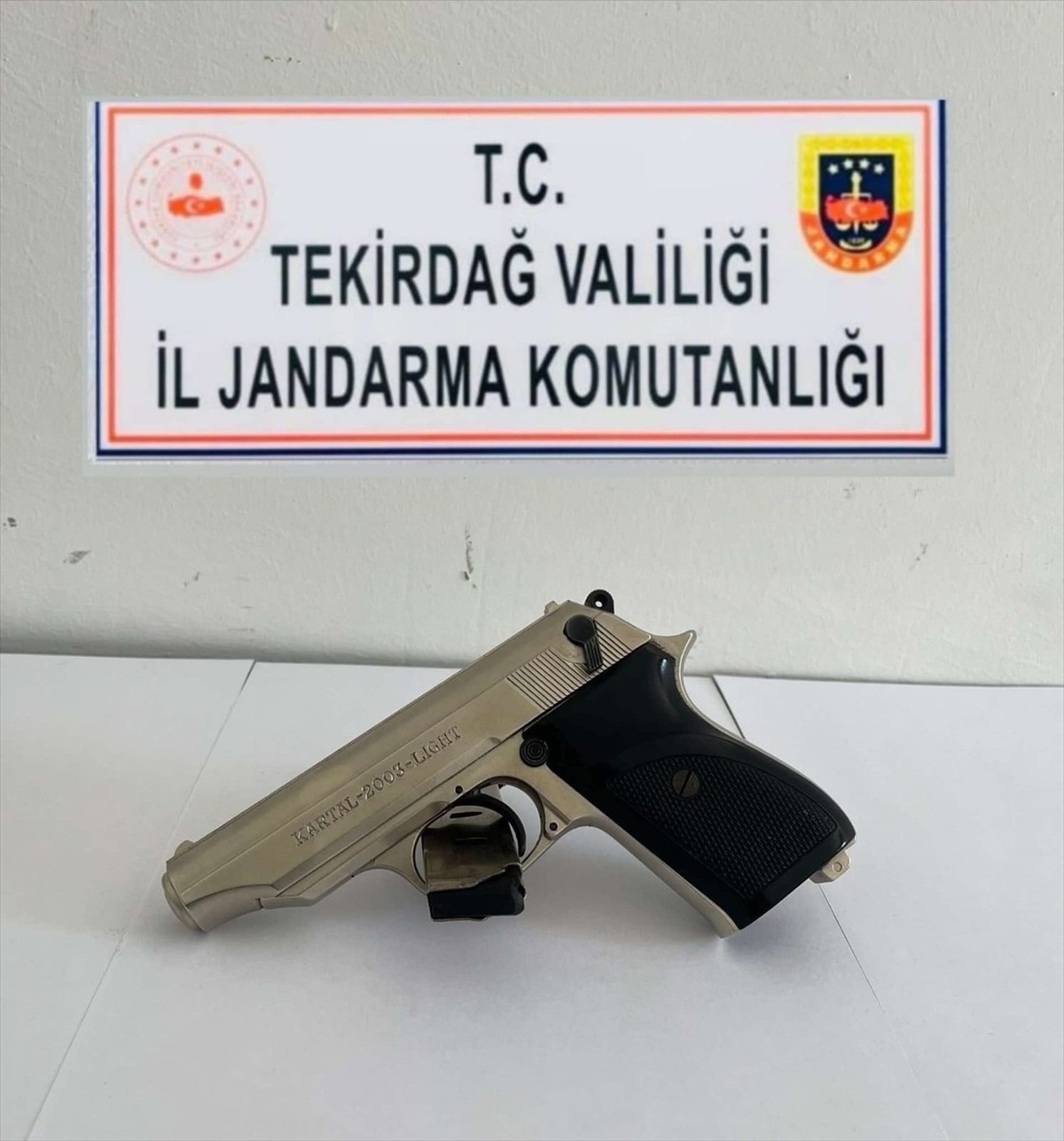 Hayrabolu\'da Ruhsatsız Silah Ele Geçirildi