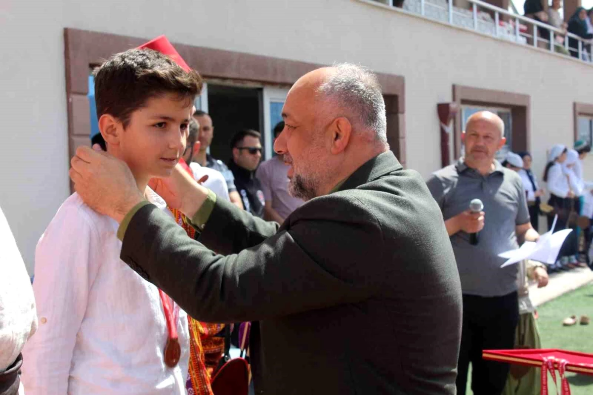 Afyonkarahisar\'da Okul Sporları Geleneksel Türk Okçuluğu müsabakaları düzenlendi