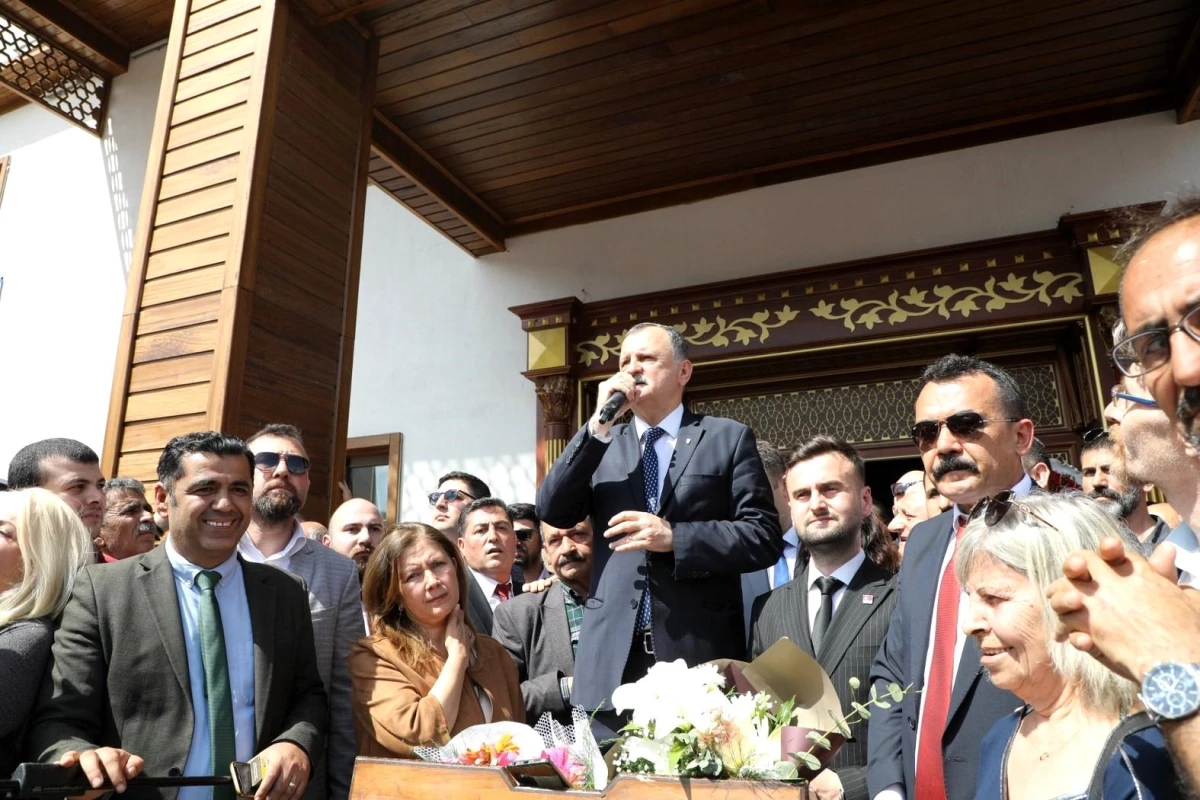 Yunusemre Belediye Başkanı Semih Balaban Göreve Başladı