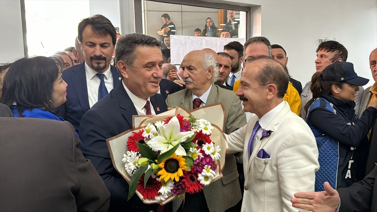 CHP\'den Zonguldak Belediye Başkanı Tahsin Erdem göreve başladı