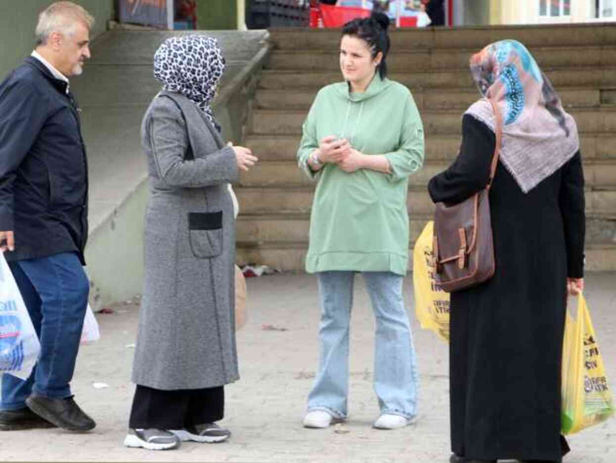 31 Mart seçimlerinde 42 erkek rakibini geri bırakarak muhtar oldu 31 Mart seçimlerinde 42 erkek rakibini geri bırakarak muhtar oldu
