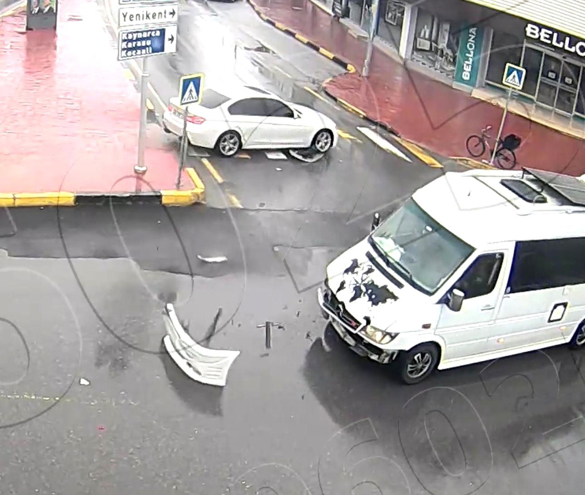 Sakarya\'da Kural İhlalleri ve Dikkatsizlik Sonucu Meydana Gelen Trafik Kazaları Kameralara Yansıdı