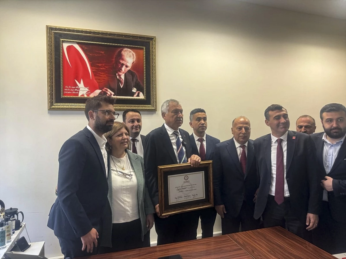Zeydan Karalar, Adana Büyükşehir Belediye Başkanlığına yeniden seçildi