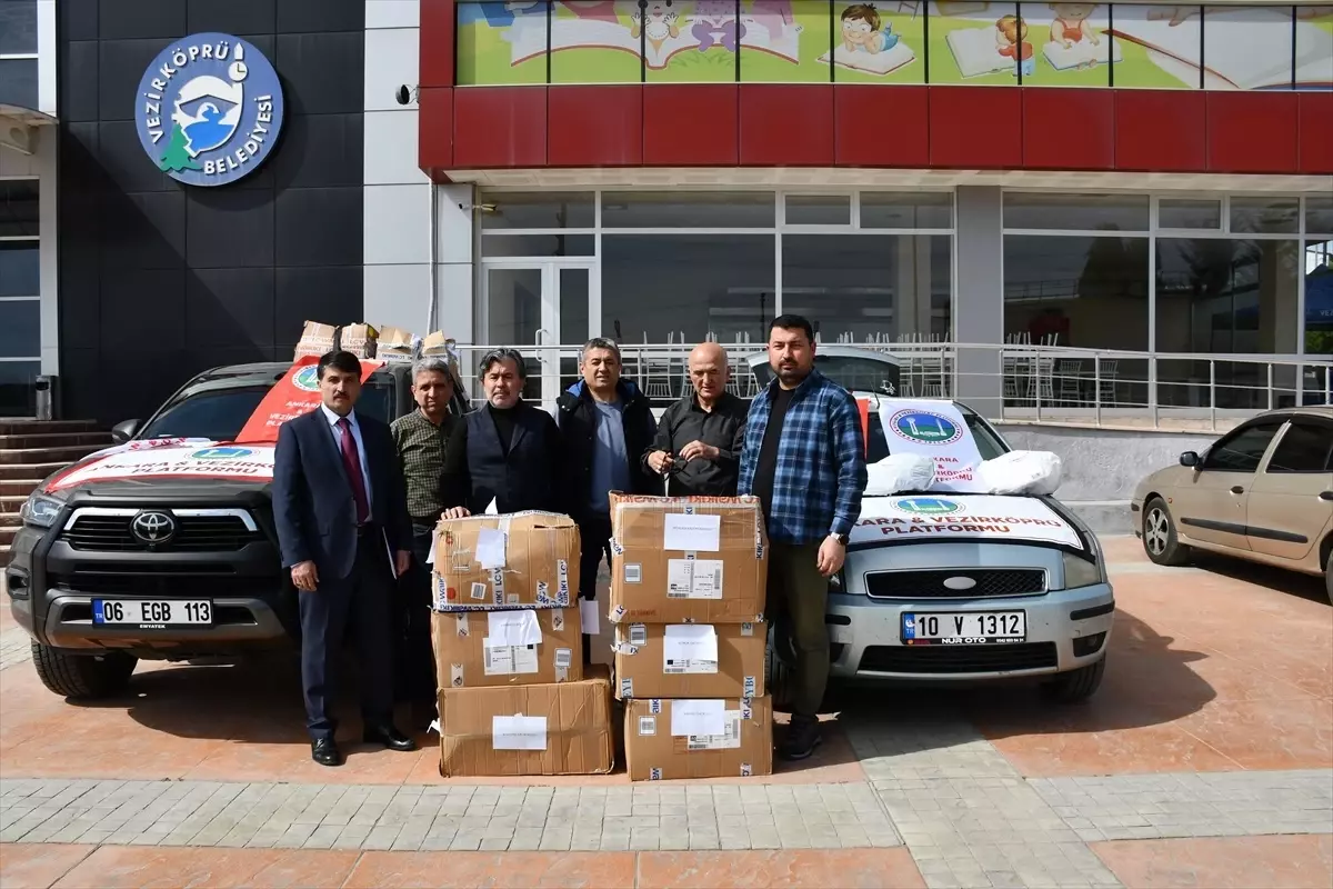 Ankara-Vezirköprü Platformu, öksüz ve yetim çocuklara bayramlık hediye etti