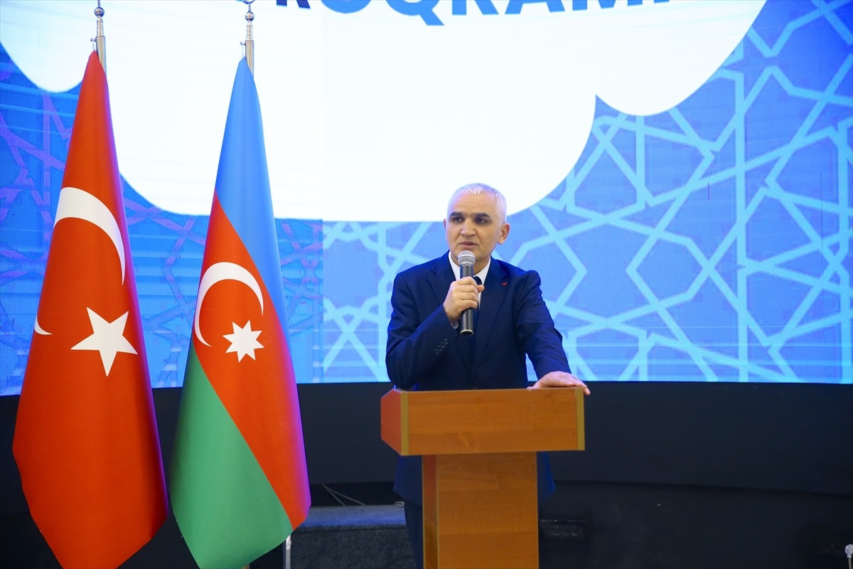 Azerbaycanlı Türkiye mezunları Bakü\'de bir araya geldi