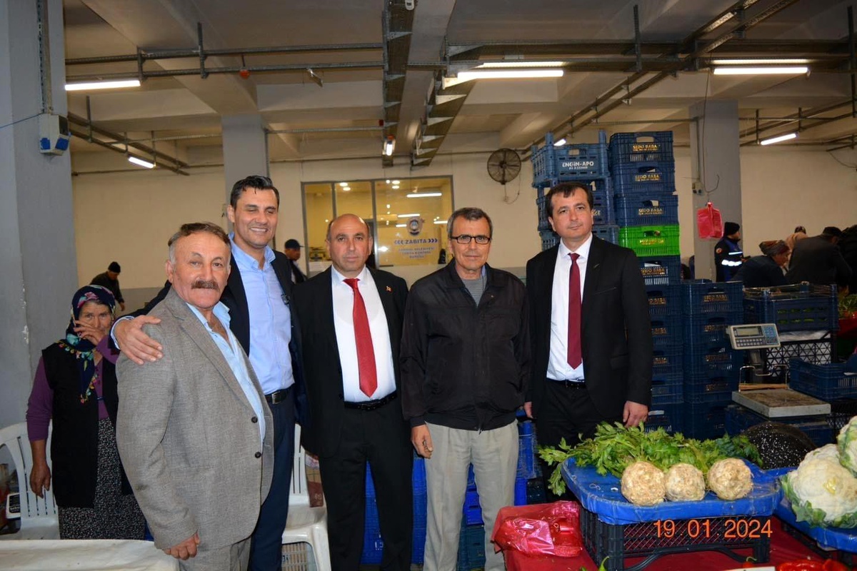 Sarıgöl Belediye Başkanı Tahsin Akdeniz Halk Pazarını Ziyaret Etti