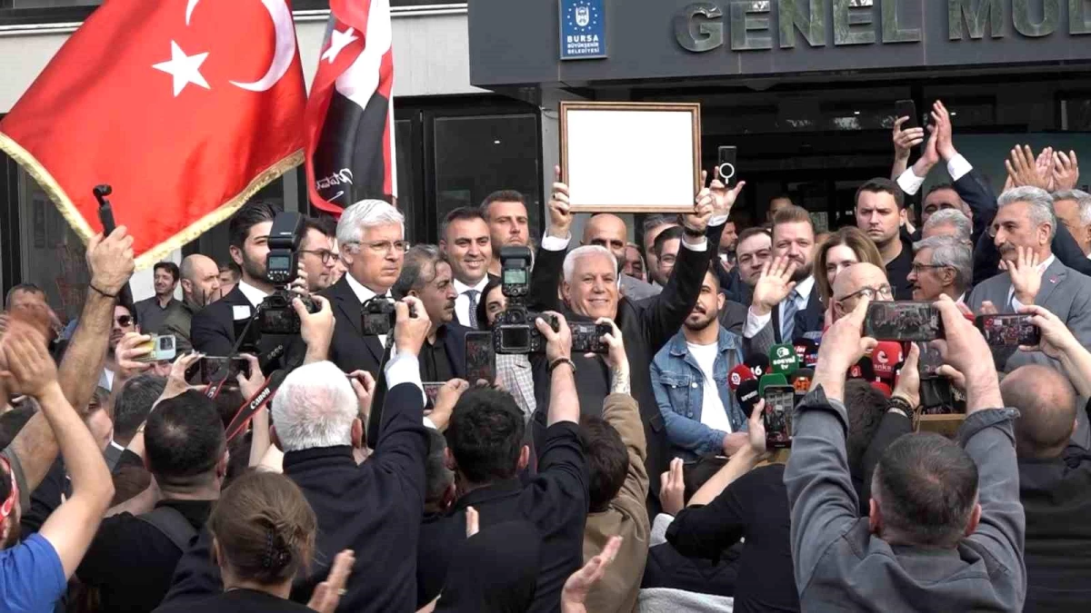Bursa Büyükşehir Belediye Başkanı Mustafa Bozbey Mazbatasını Aldı