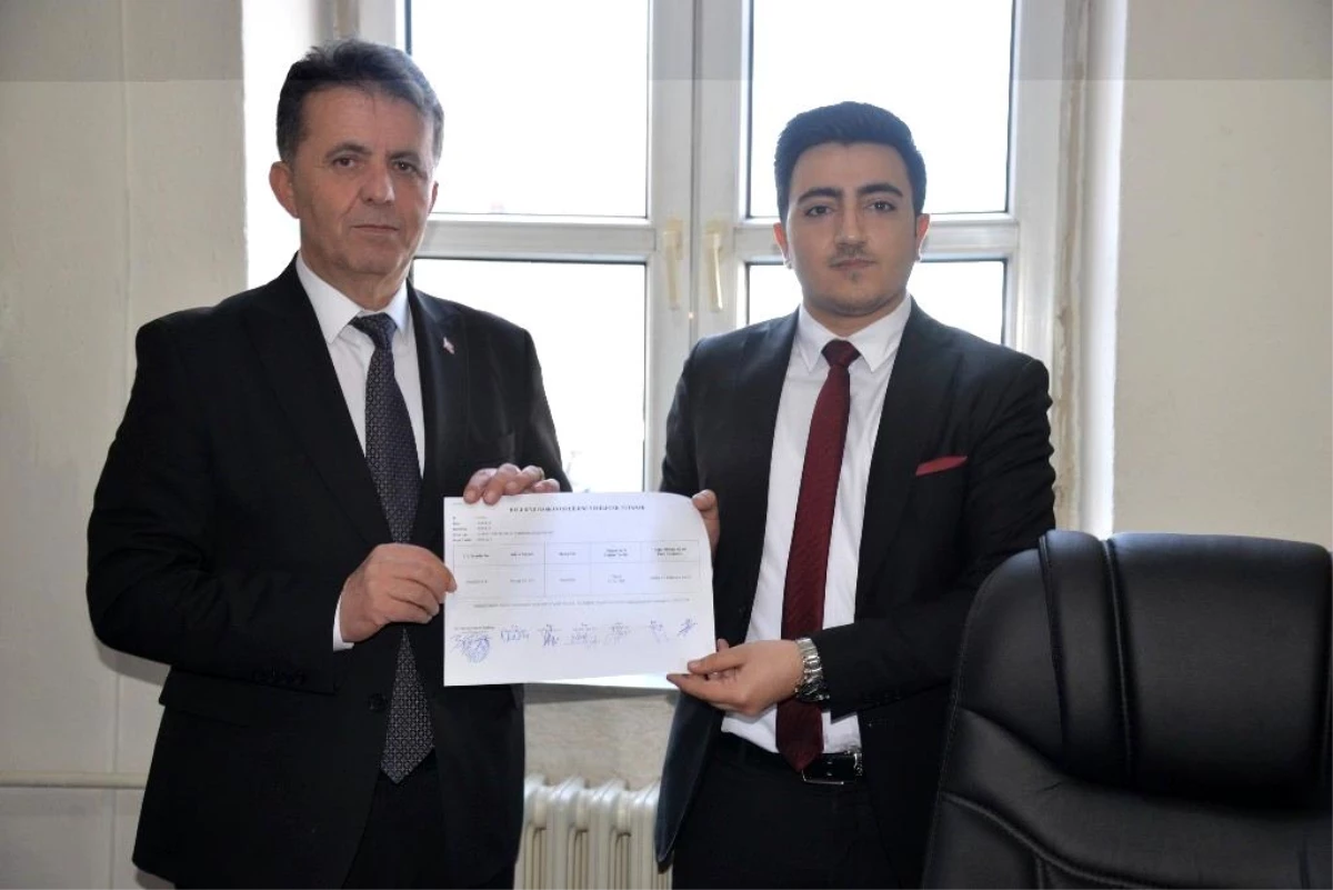 Türkeli Belediye Başkanı Veysel Şahin mazbatasını aldı