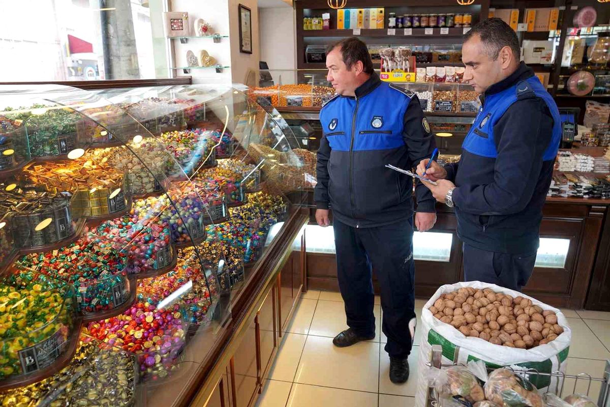 Tepebaşı Belediyesi Zabıta Müdürlüğü Ramazan Bayramı öncesinde denetlemelerini sürdürüyor