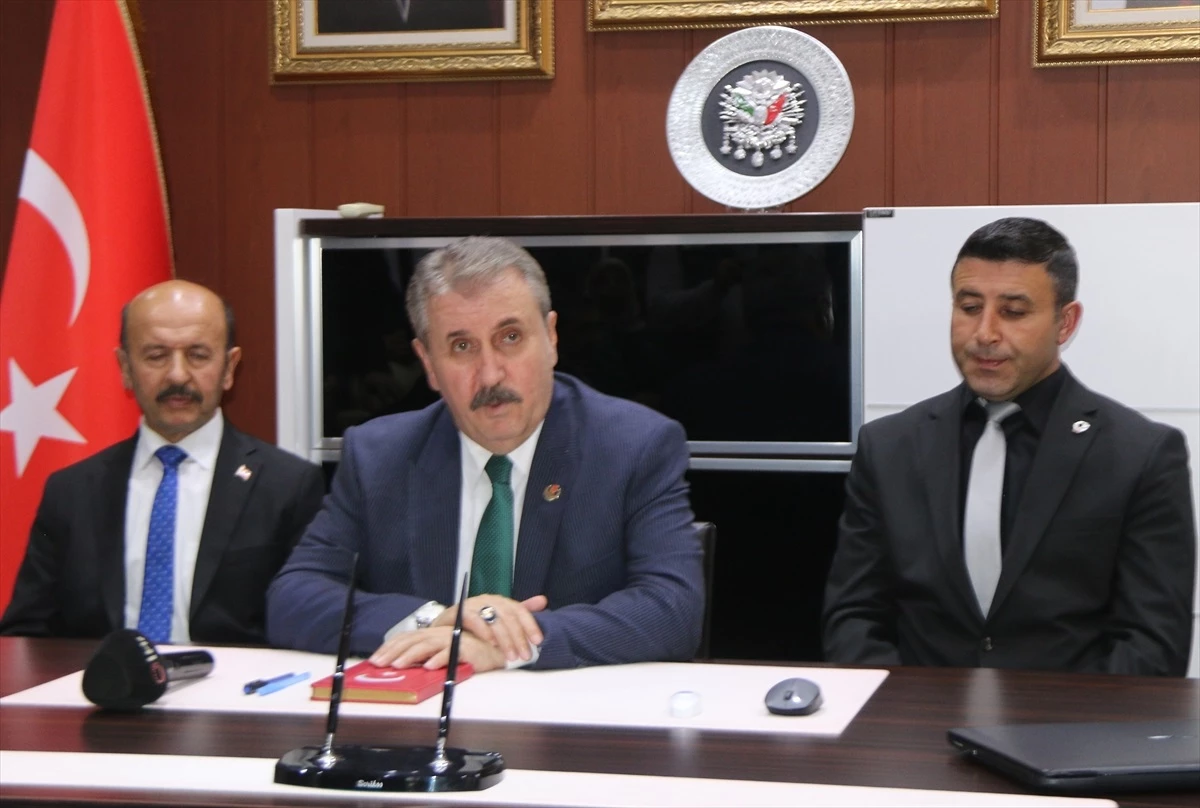 BBP Genel Başkanı Mustafa Destici, Şarkışla Belediye Başkanı Kasım Gültekin\'i ziyaret etti