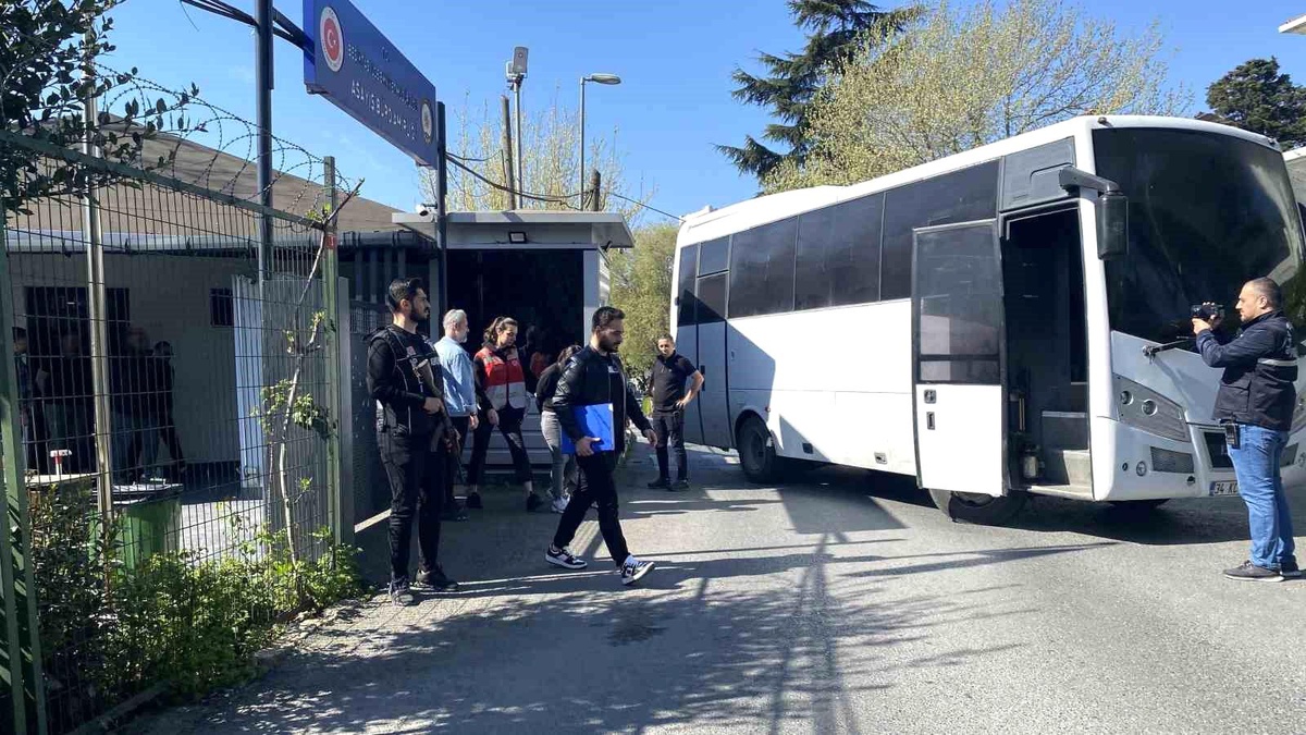 Beşiktaş\'ta çıkan yangınla ilgili 9 şüpheli tutuklandı