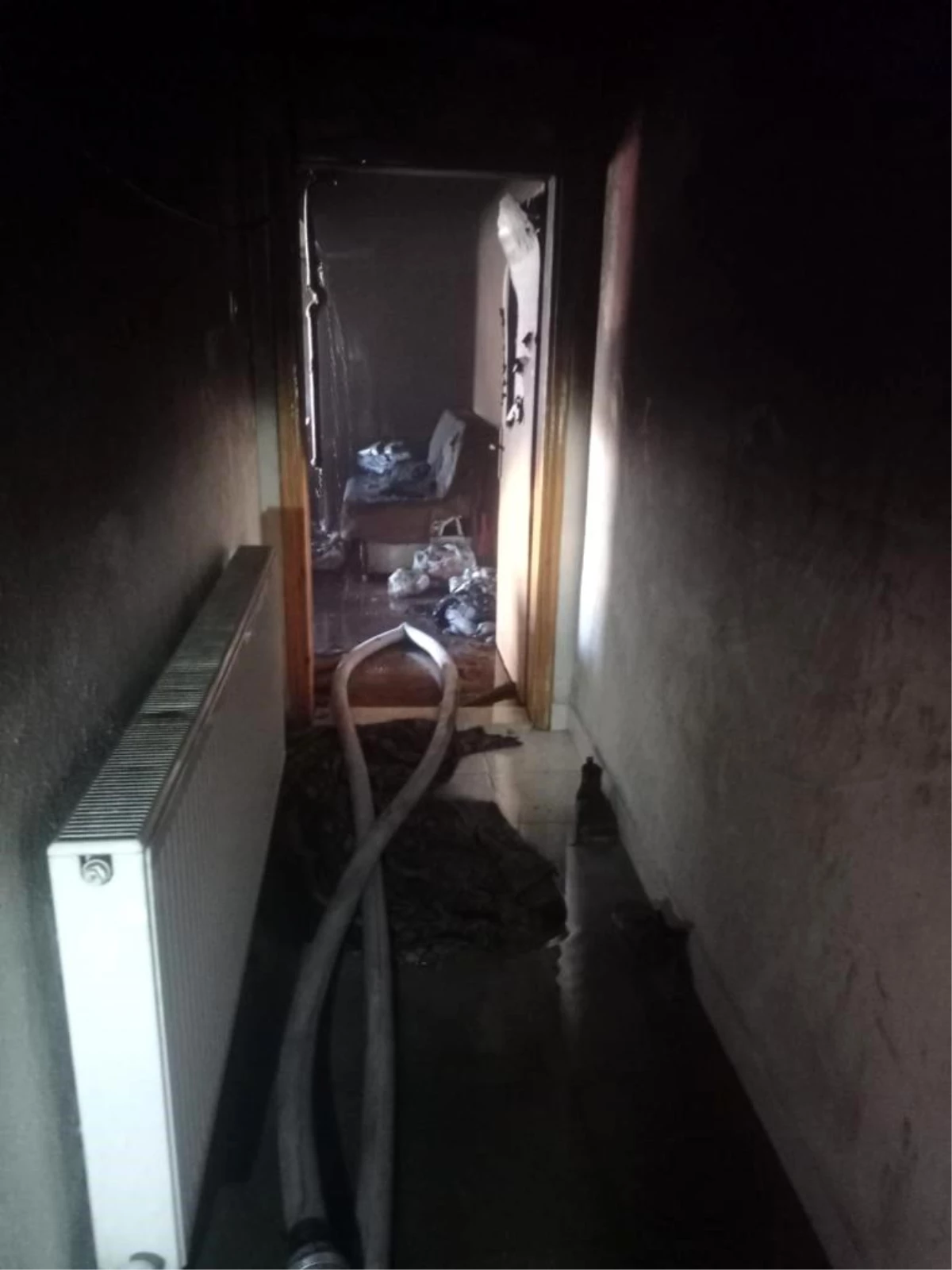 Burdur Bucak\'ta Apartman Dairesinde Çıkan Yangın Kontrol Altına Alındı