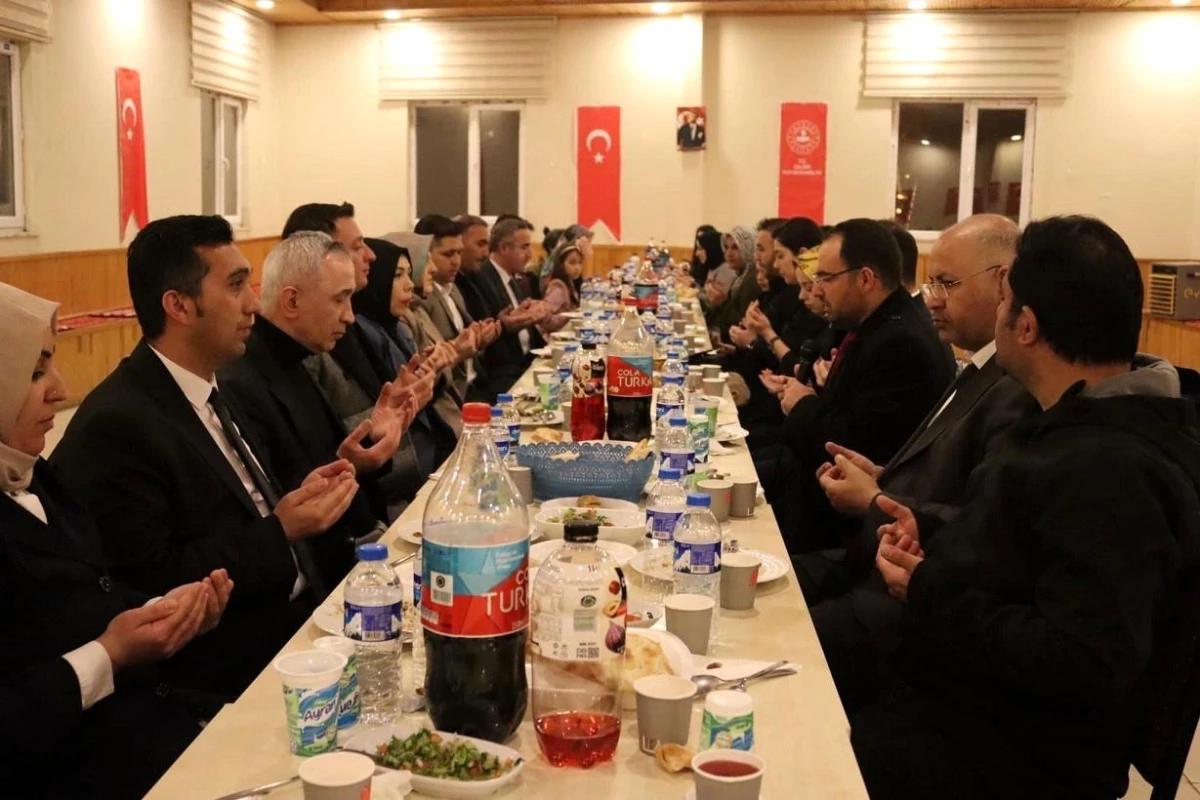 Çıldır Kaymakamlığı tarafından personele iftar programı düzenlendi