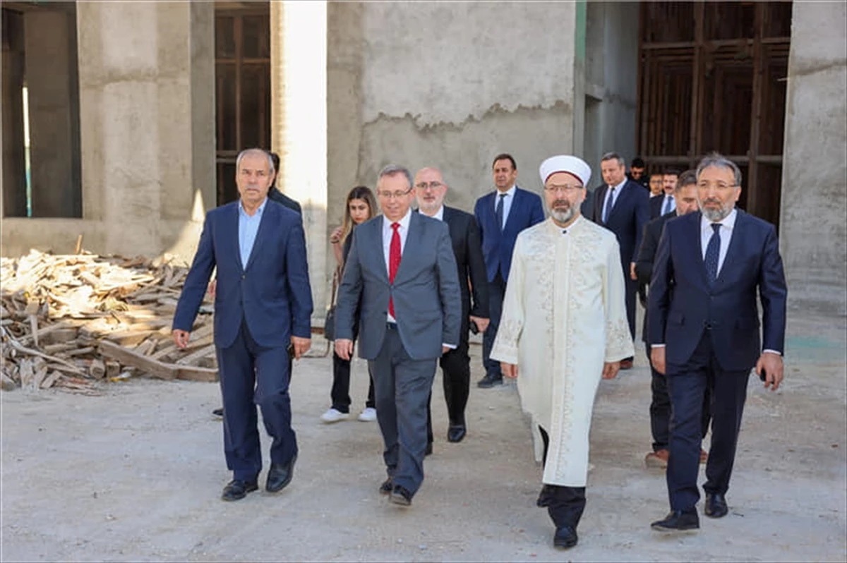 Diyanet İşleri Başkanı Ali Erbaş Trakya Üniversitesi Camisi inşaatını inceledi