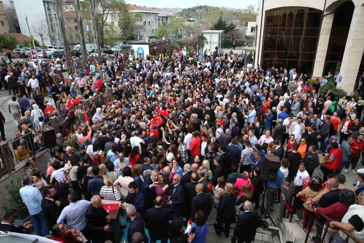 Eyüpsultan Belediye Başkanı Dr. Mithat Bülent Özmen Göreve Başladı