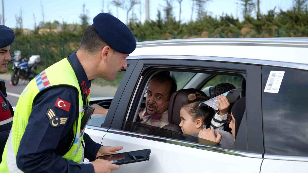 İstanbul\'da Bayram Tatili Yoğunluğunda Jandarma Uygulaması