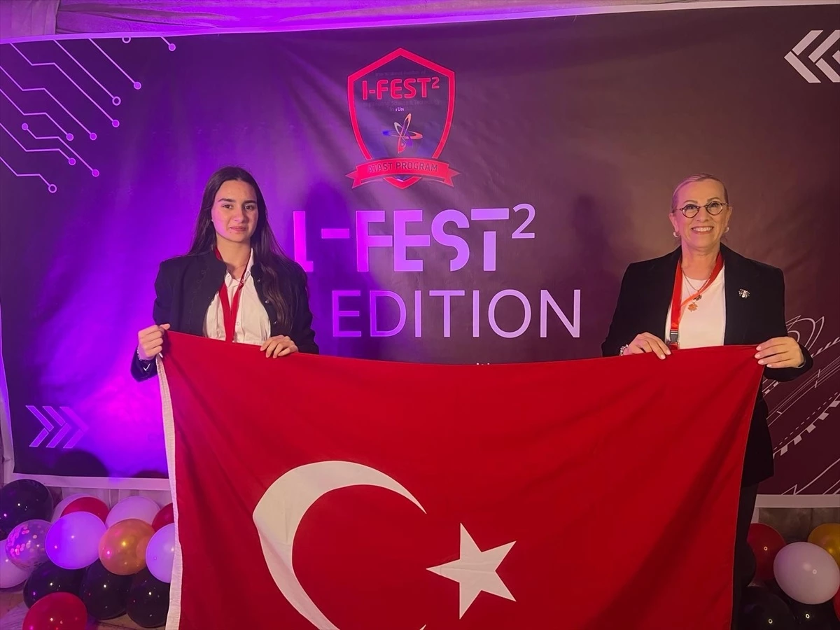 İzmir Atatürk Lisesi Öğrencisi Tunus\'ta Gümüş Madalya Kazandı