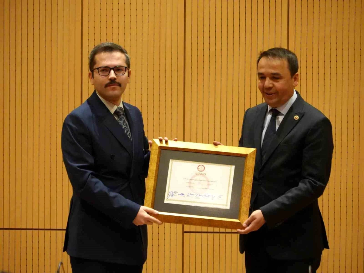 Kastamonu Belediye Başkanı Hasan Baltacı mazbatasını aldı