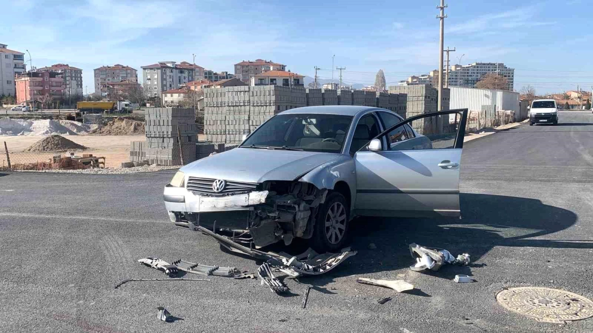Karaman\'da kaza sonrası otomobil elma bahçesine uçtu, 1 kişi yaralandı