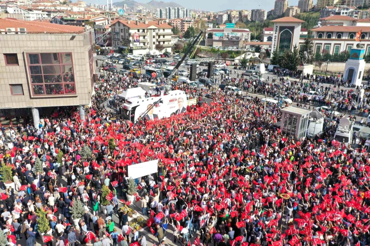 Keçiören\'de CHP\'li Mesut Özarslan mazbatasını alarak göreve başladı