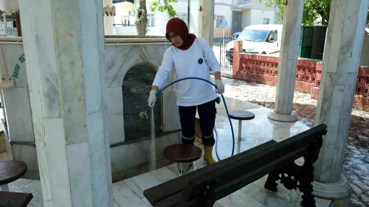 Kemer Belediyesi Camileri Bayrama Hazırlıyor