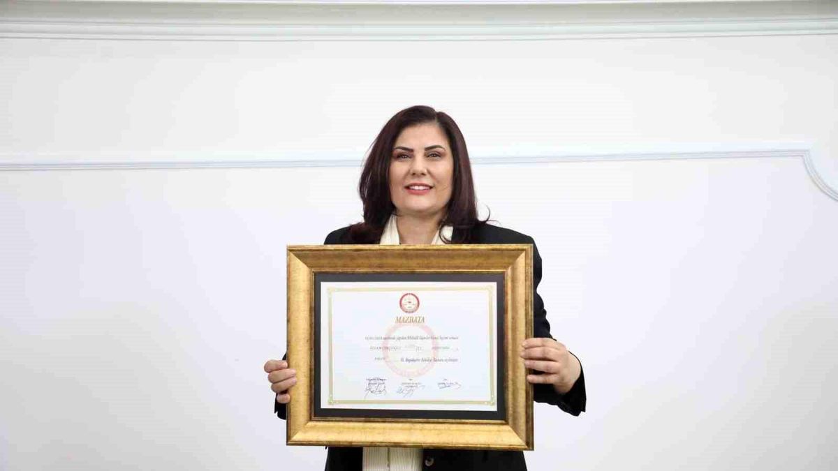 Özlem Çerçioğlu, Aydın Büyükşehir Belediye Başkanı olarak göreve başladı