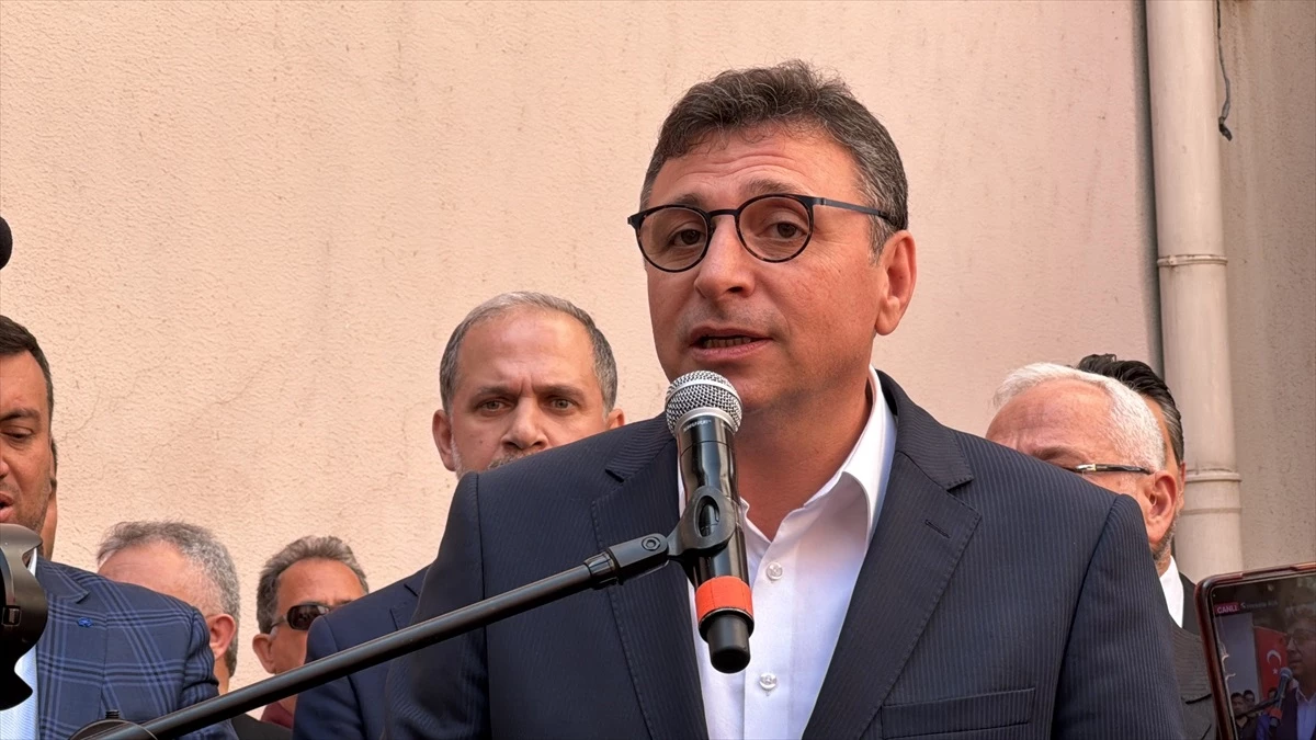 Mehmet Dönmez İskenderun Belediye Başkanı olarak göreve başladı