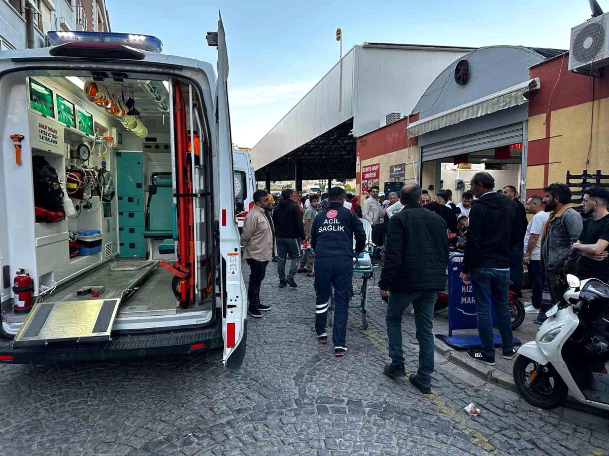 Muğla\'nın Milas ilçesinde kapalı pazar yerinde bıçaklı kavga: 3 yaralı