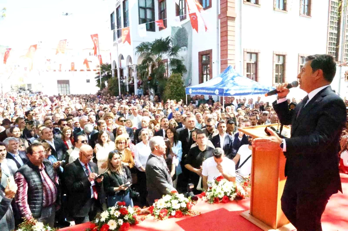 Ahmet Aras Muğla Büyükşehir Belediye Başkanı olarak göreve başladı