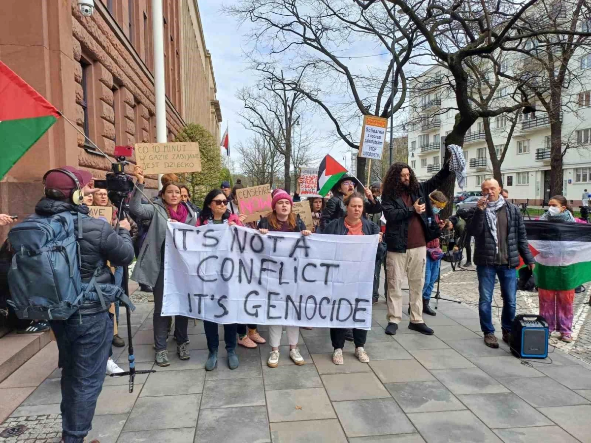 Polonya, İsrail Büyükelçisini çağırarak protesto notası verdi