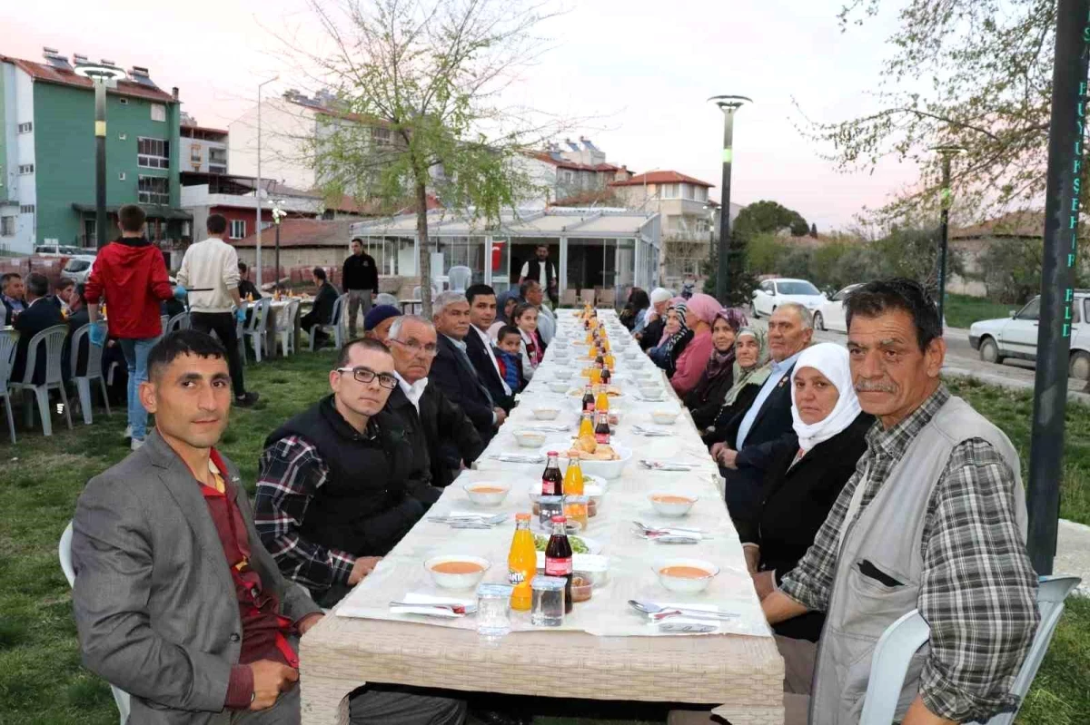 Manisa\'da Şehit Aileleri ve Gazilere İftar Programı Düzenlendi