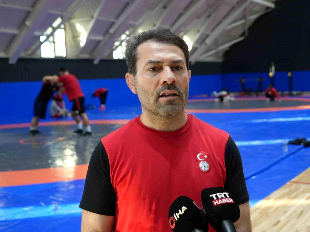 Serbest Güreş Milli Takımı Paris Olimpiyatları için Azerbaycan\'a gitti