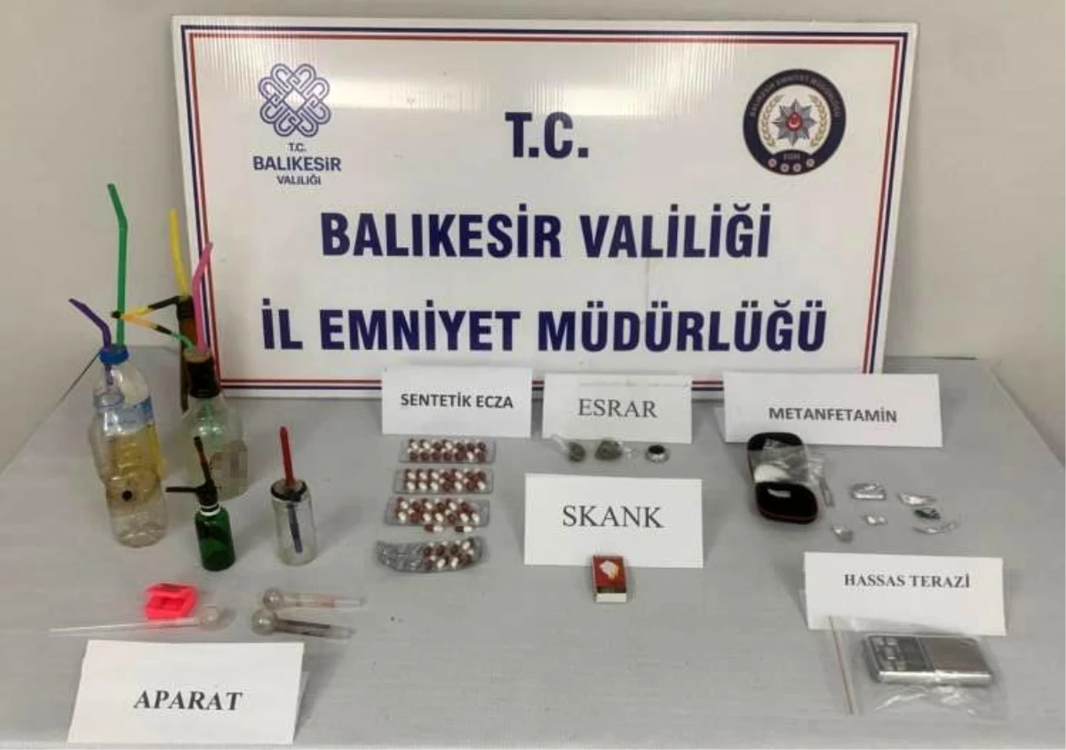 Balıkesir Sındırgı\'da Uyuşturucu Operasyonu: Şüpheliler Yakalandı