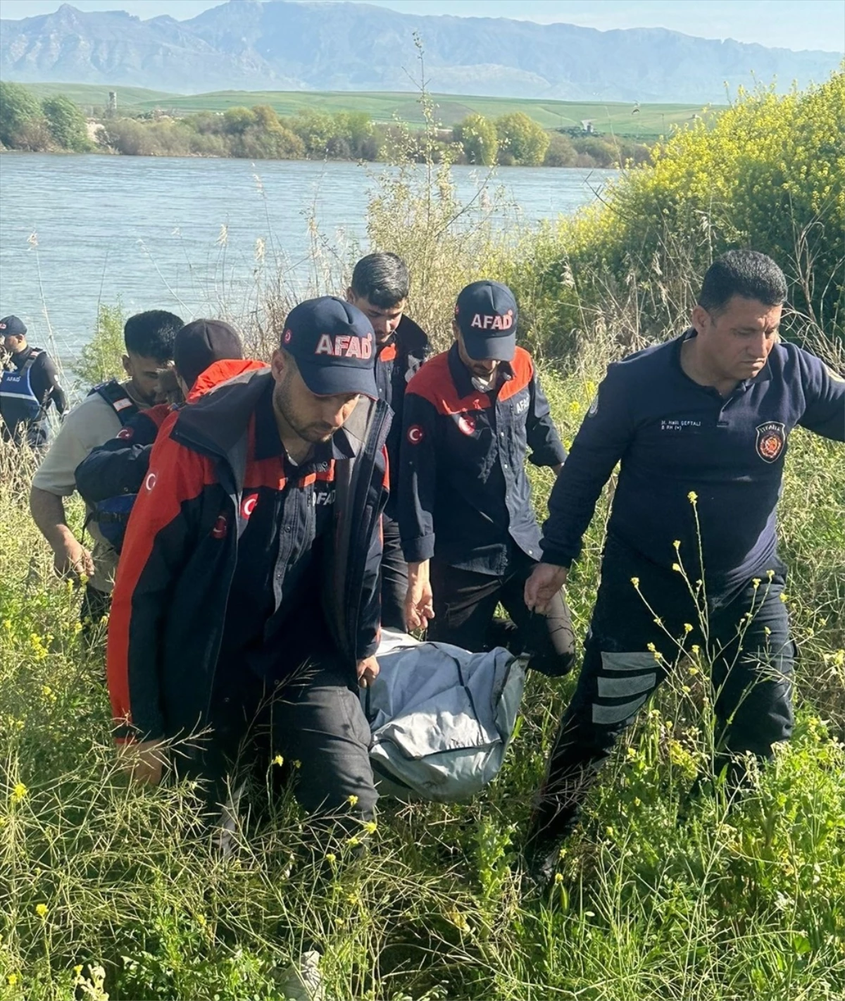 Şırnak\'ın Cizre ilçesinde kaybolan gencin cesedi Dicle Nehri\'nde bulundu