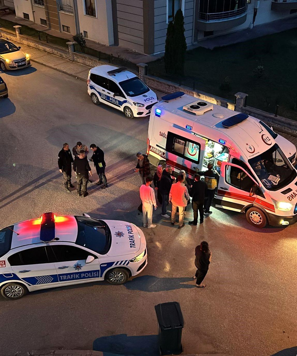 Erzincan\'da paten kayan çocuk otomobilin altında kalarak yaralandı