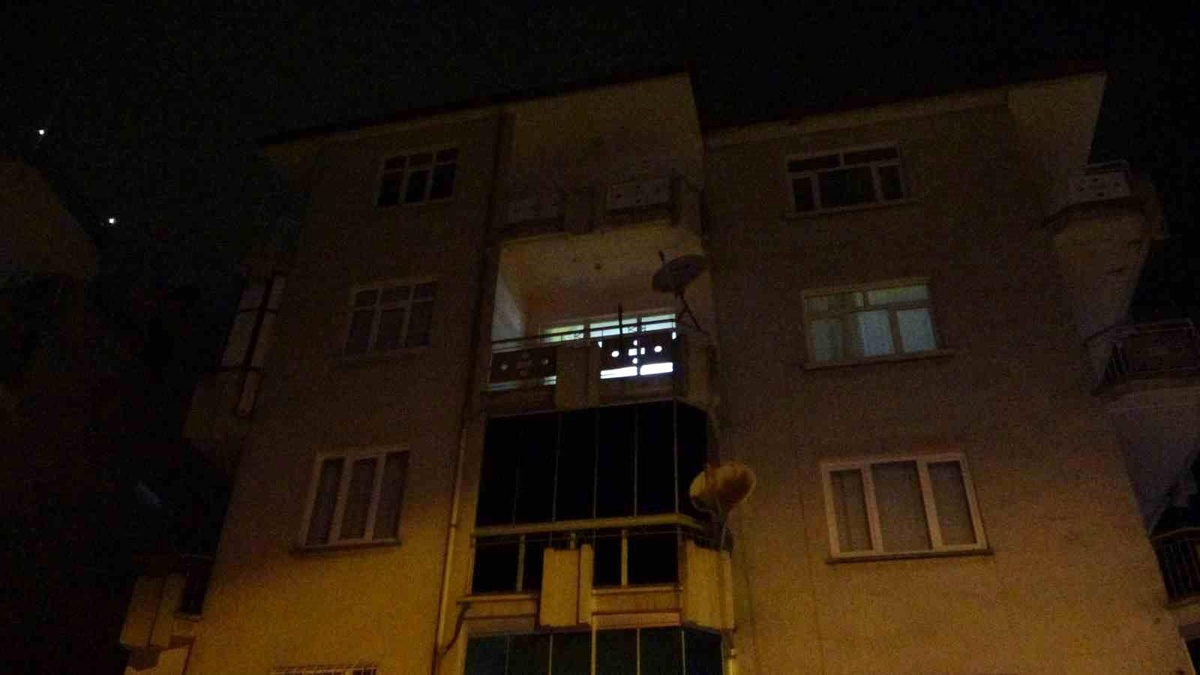 Malatya\'da Genç, Tartıştığı Babasını Bıçaklayarak Öldürdü