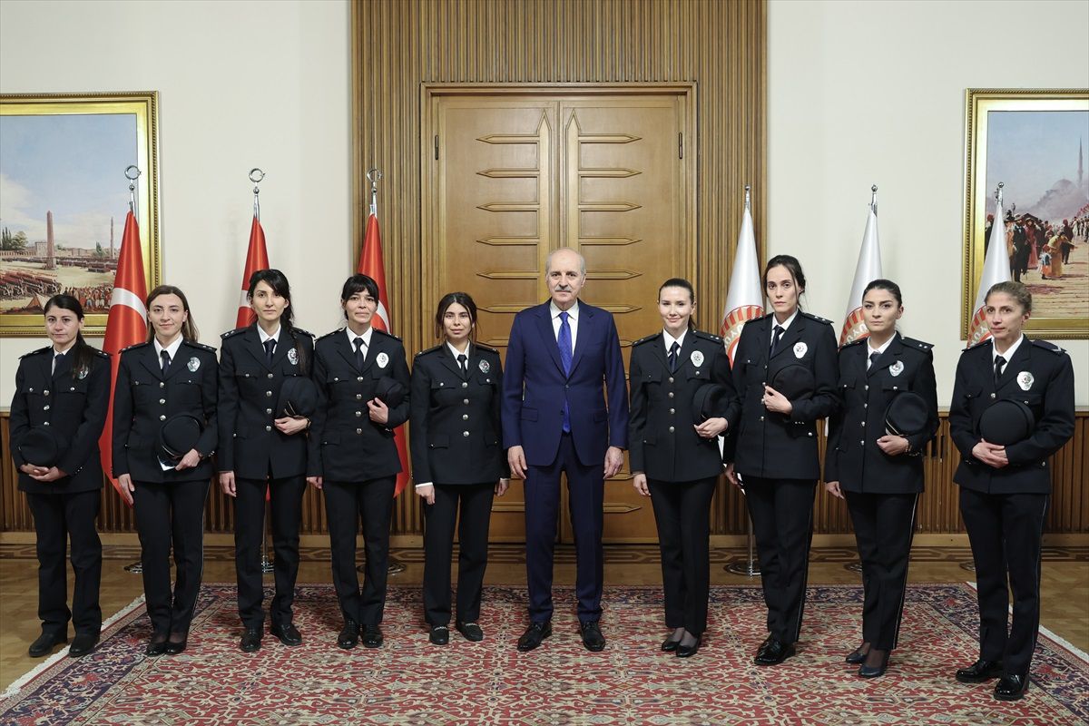 TBMM Başkanı Numan Kurtulmuş, Meclis Personeliyle Bayramlaştı