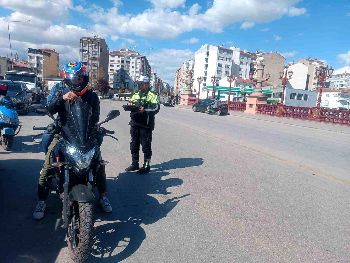 Eskişehir\'de Motosikletlilere Cezai İşlem Uygulandı