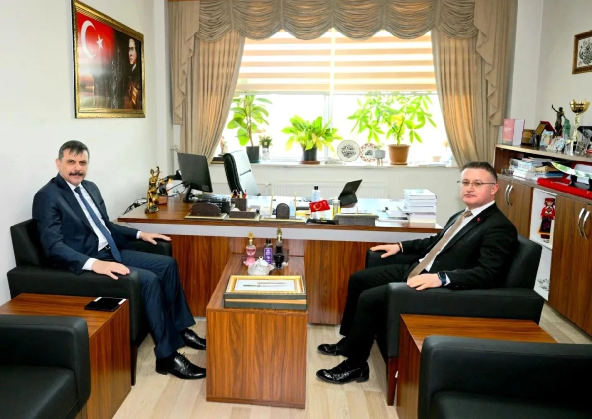Erzurum Valisi Mustafa Çiftçi, Bölge İdare Mahkemesi Başkanı Dinçer Yılmaz\'ı ziyaret etti