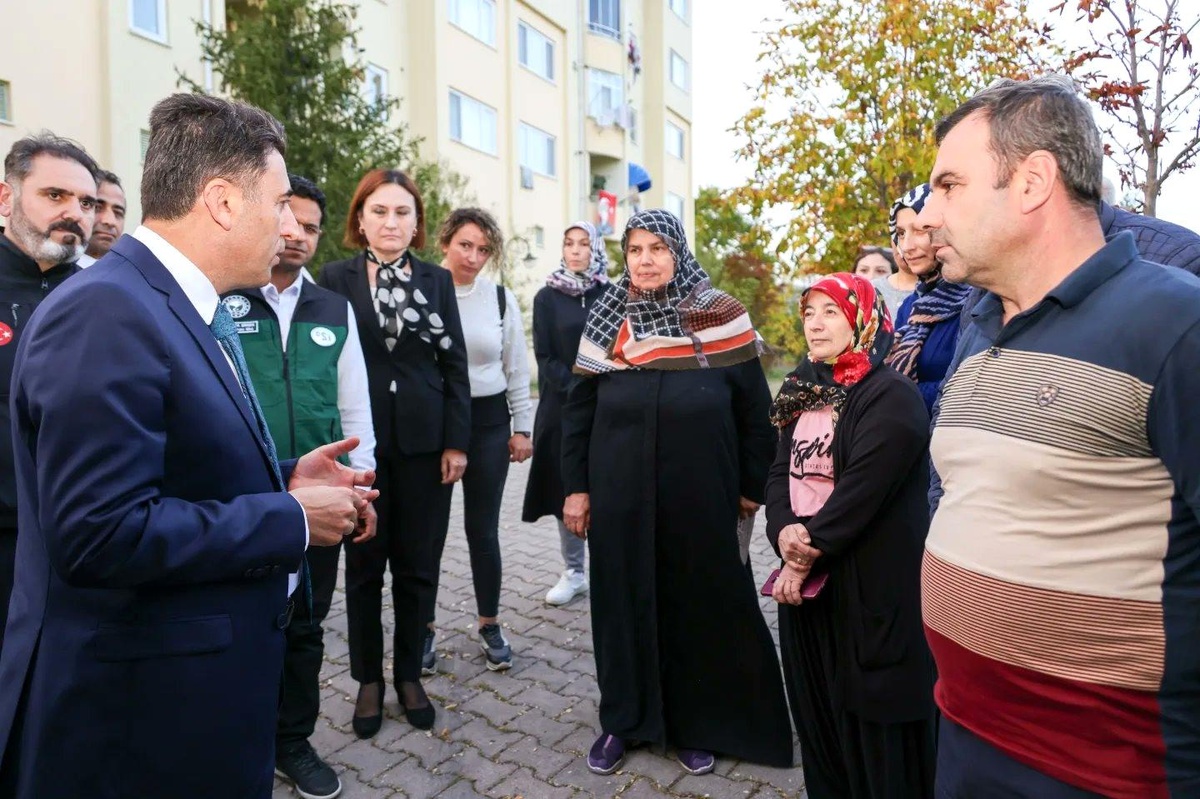 Bilecik Valisi Şefik Aygöl\'e vatandaşlar teşekkür ziyaretinde bulundu