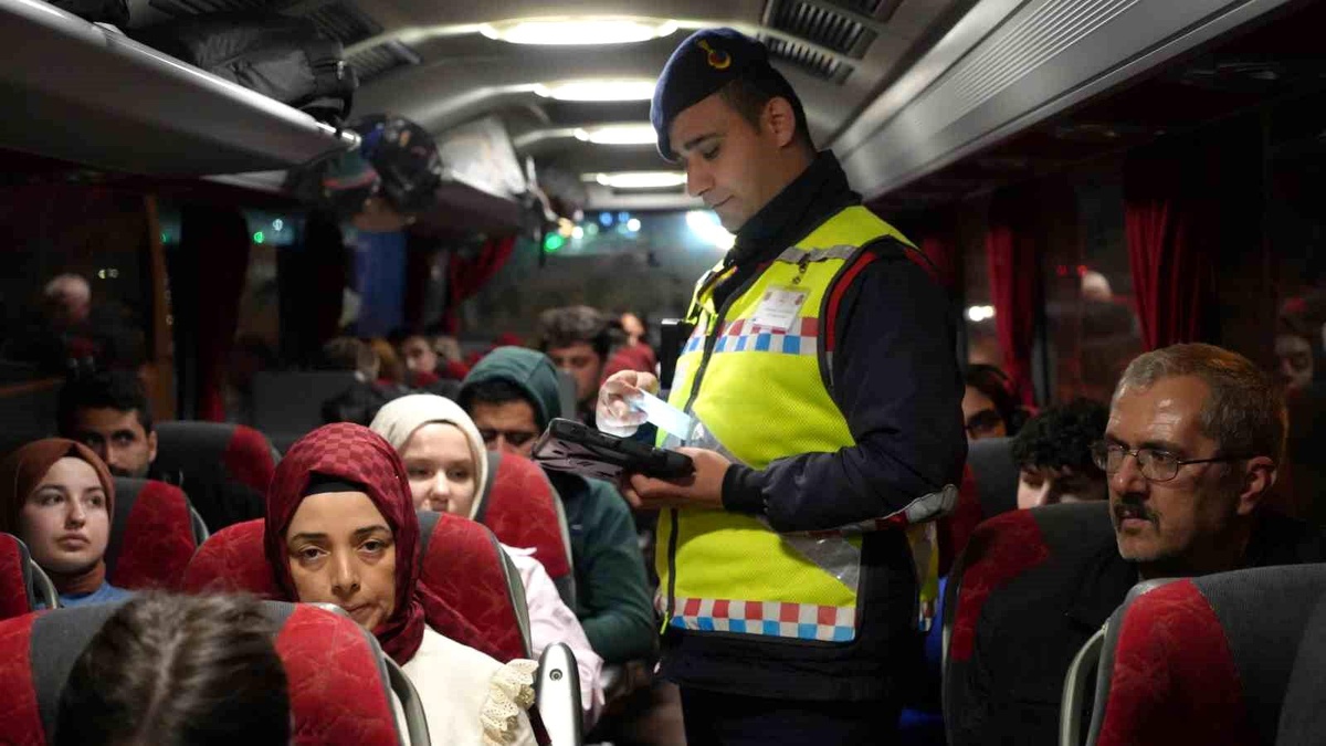Kırıkkale\'de Ramazan Bayramı tatili nedeniyle trafik yoğunluğu