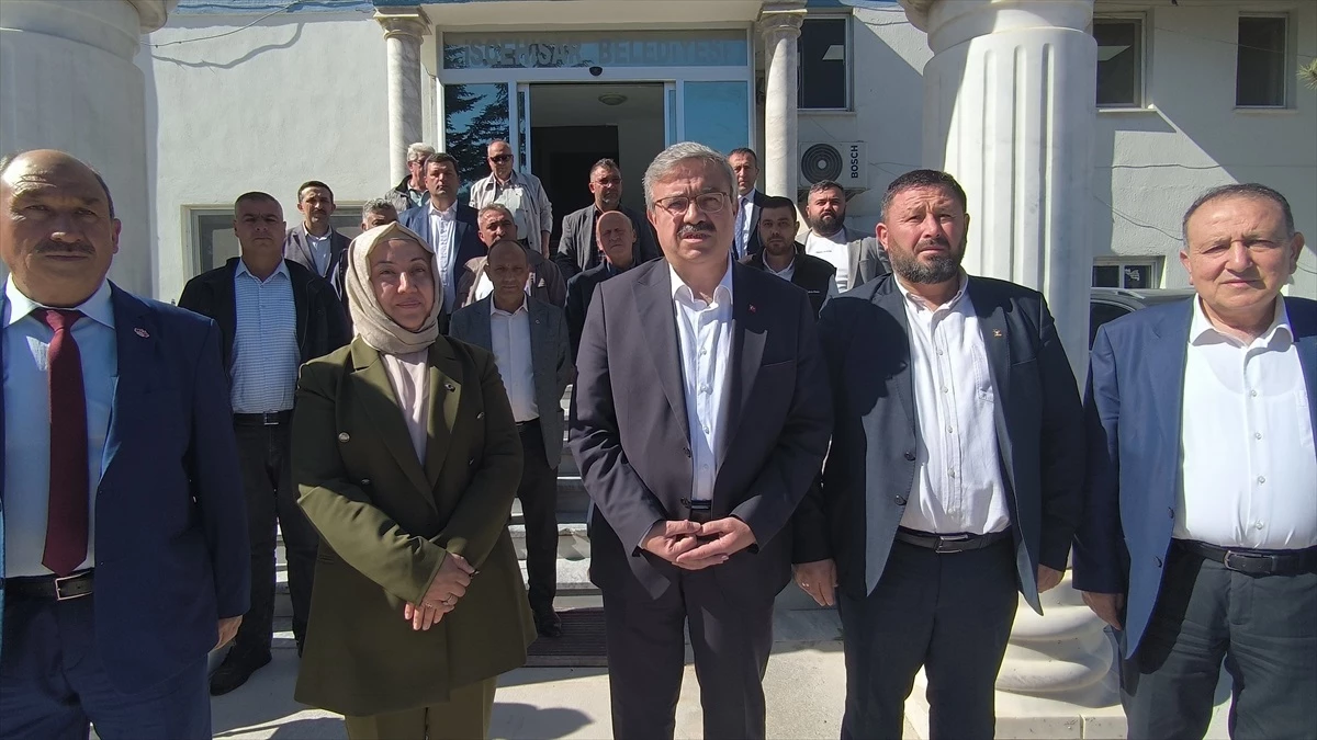AK Parti Milletvekili İbrahim Yurdunuseven İscehisar Belediye Başkanı Seyhan Kılınçarslan\'ı ziyaret etti