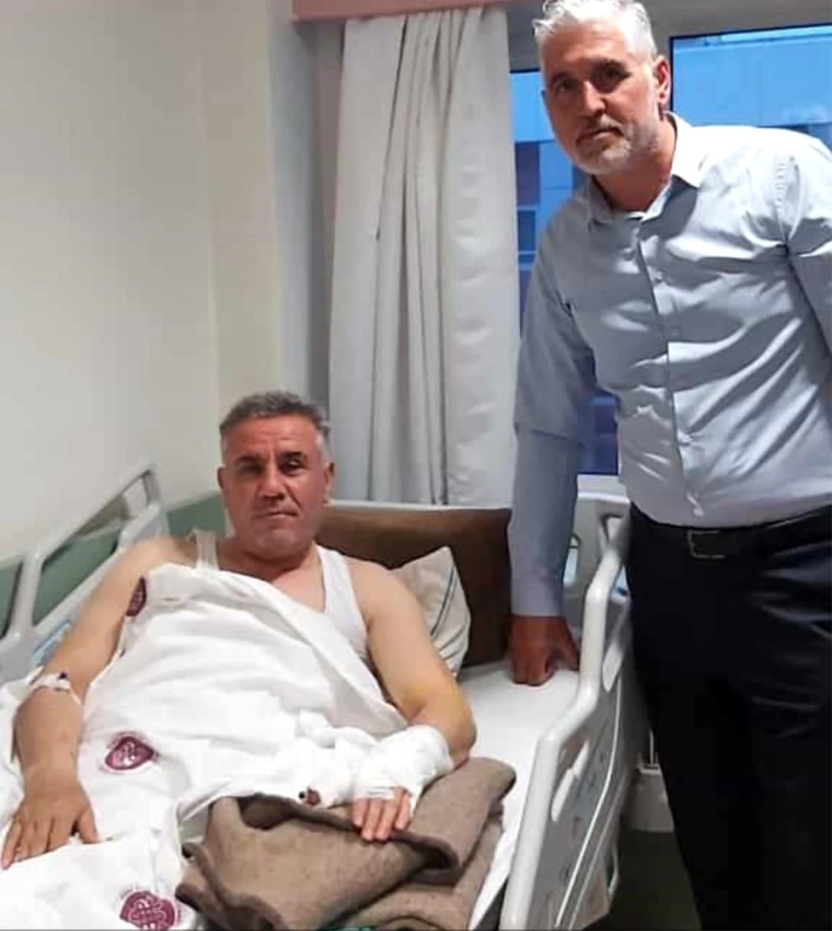 AK Parti Tunceli İl Başkanı Bülent Süner\'in başparmağı koparak ameliyatla yerine dikildi