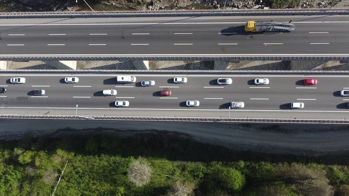 Ramazan Bayramı Tatili Nedeniyle Anadolu Otoyolu\'nda Yoğunluk