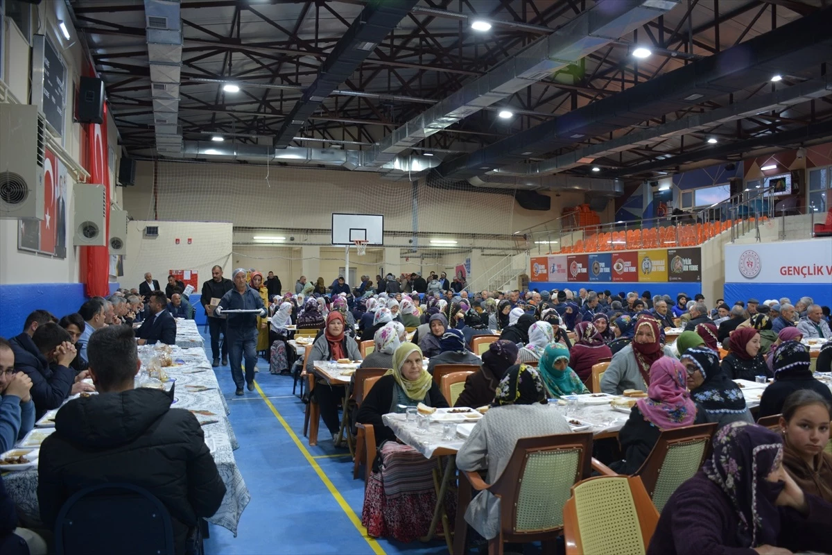 Başçiftlik Belediye Başkanı Şaban Bolat, vatandaşlarla iftar programında buluştu