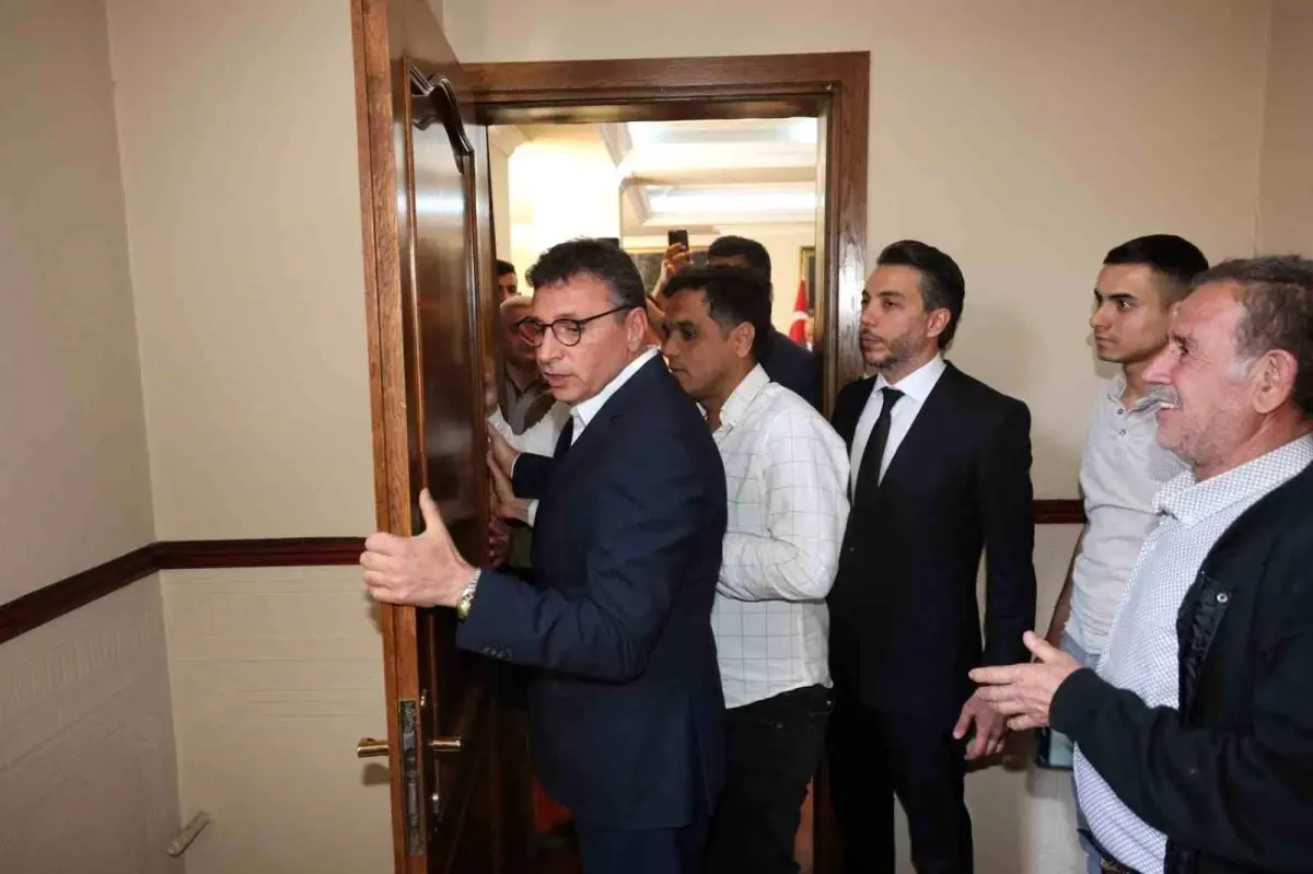 İskenderun Belediye Başkanı Mehmet Dönmez\'in İlk İcraatı