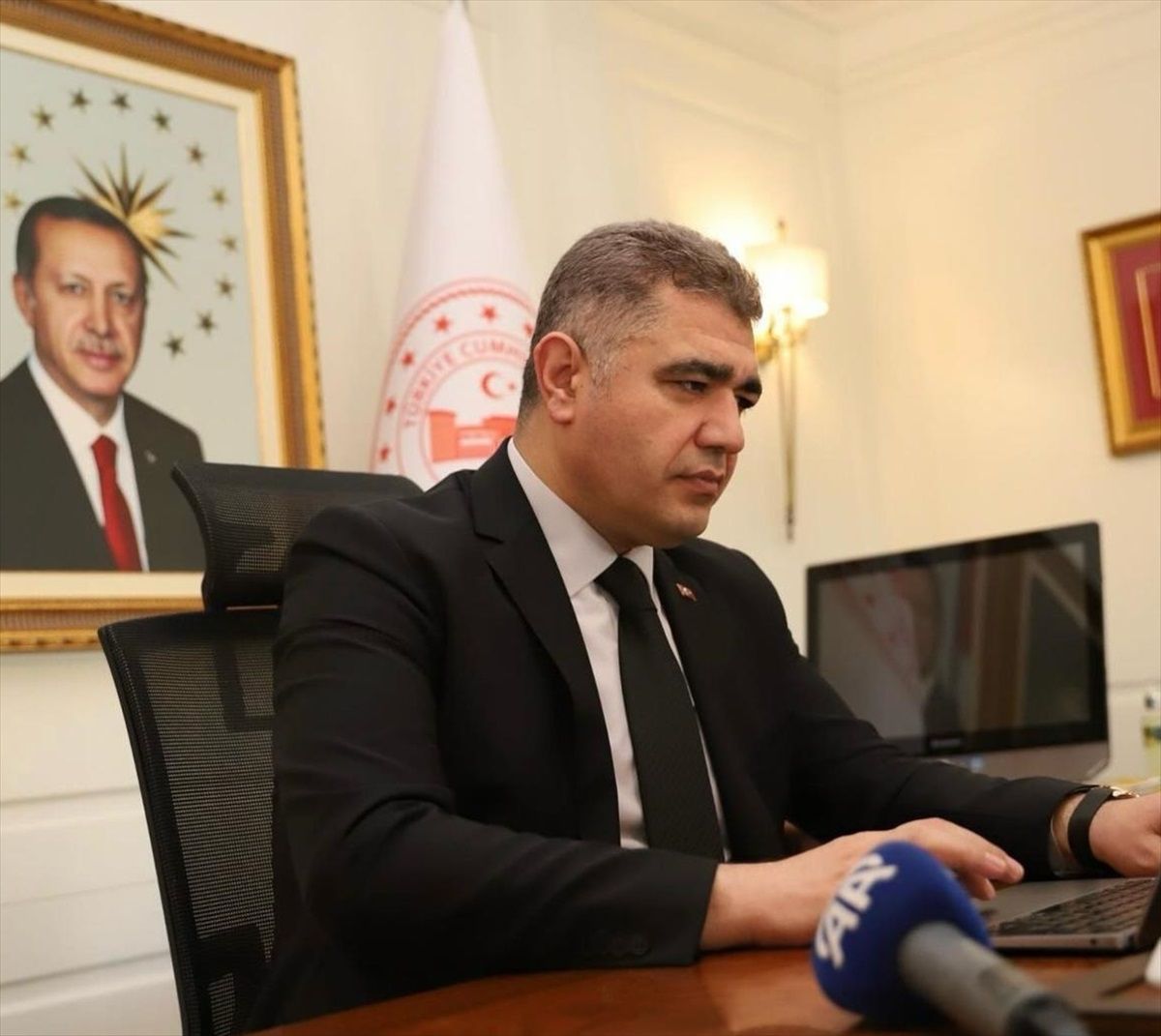 Düzce Valisi Selçuk Aslan, AA\'nın 104. kuruluş yıl dönümünü kutladı