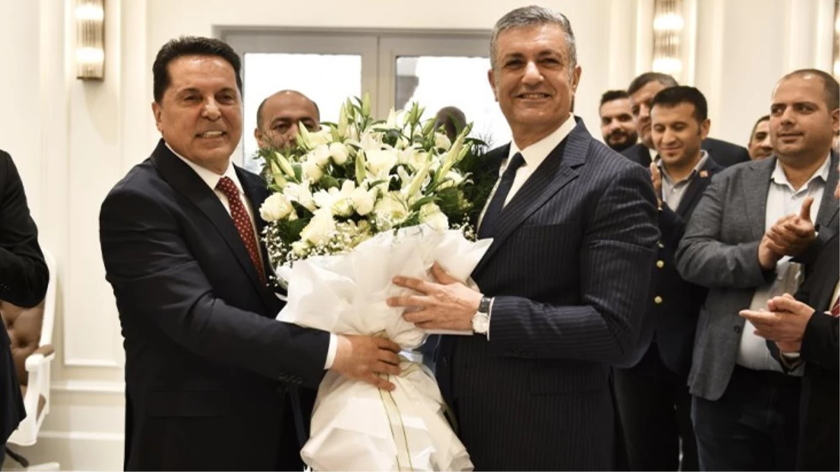 CHP\'de Esenyurt krizi! Belediye Başkanı seçilen Ahmet Özer, eski yönetimi eleştirdi: Boş kasa ile devraldık