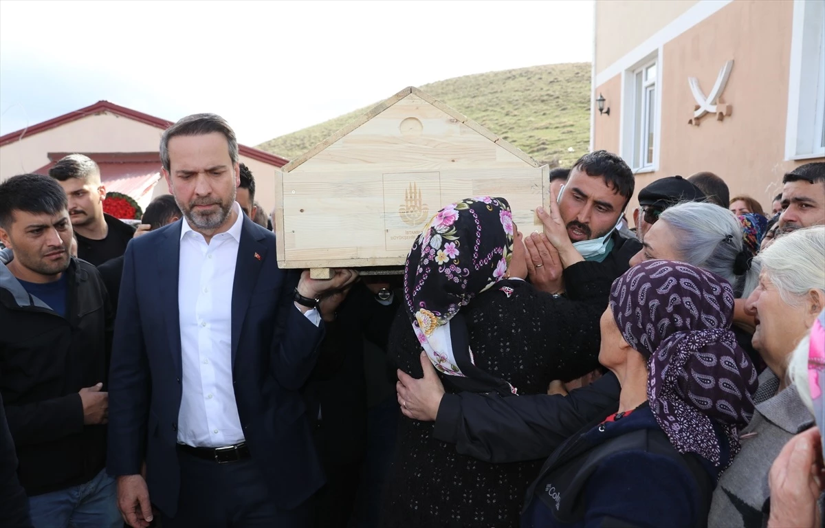 Erzincan\'da heyelan sonucu hayatını kaybeden işçinin cenazesi toprağa verildi