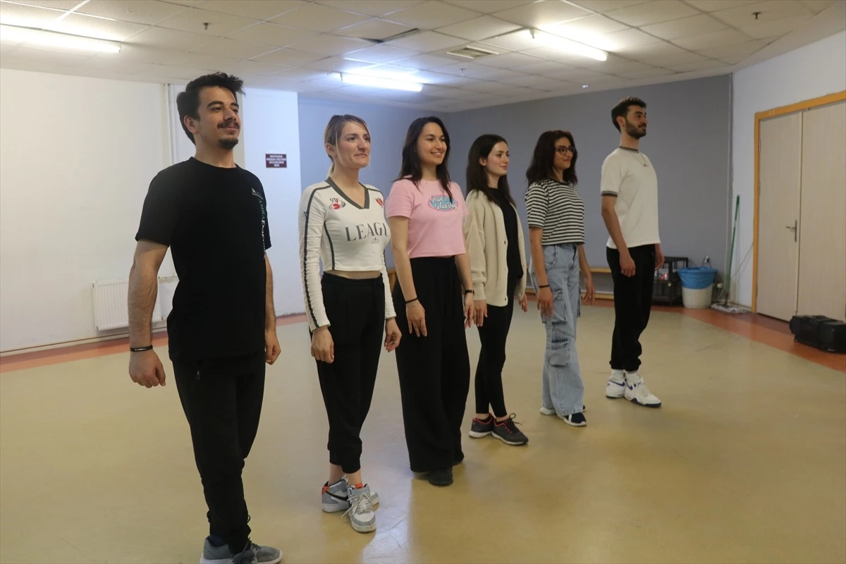 KOÜ Spor Bilimleri Fakültesi Öğrencileri Göbeklitepe Temalı Dans Gösterisiyle İnsanlık Tarihine Yolculuk Yaptı